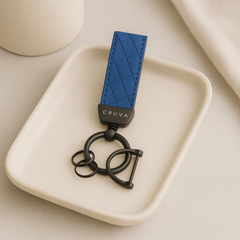 Cruva Sleutelhanger Blauw Gunmetal met patroon