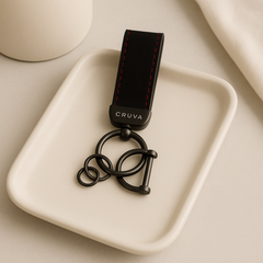 Cruva Sleutelhanger Zwart met rode afwerking Gunmetal